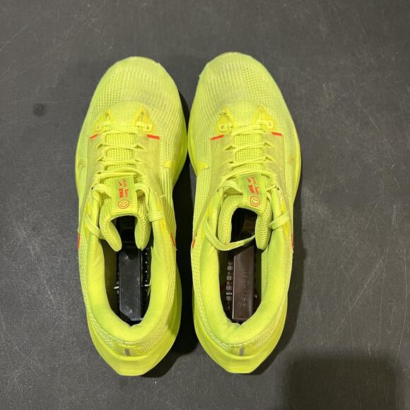 Nike Pegasus 40 Shoes Womens 9.5 Volt Running DV3854-700 Sneakers - Picture 8 of 10